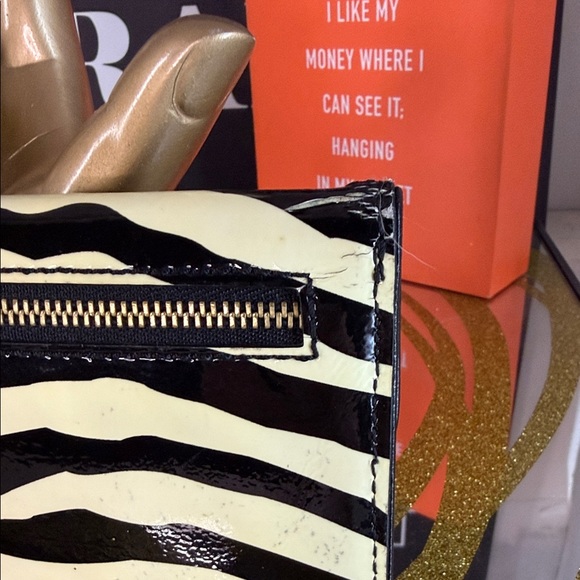 Michael Kors Black and Off White  Wallet - Picture 8 of 12